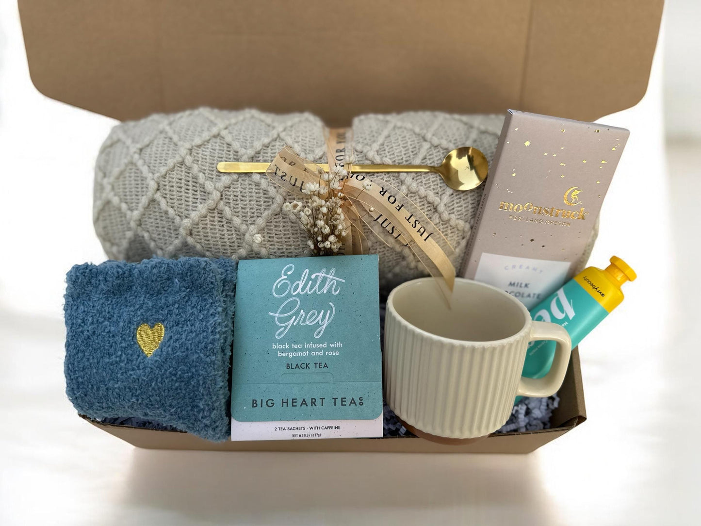 Hygee Gift Box, Hug In A Box, Encouragement Gift, Mom Gift Set, Thinking Of You Box, Cozy Care Package, Self Care Basket, Blanket Gift Box
